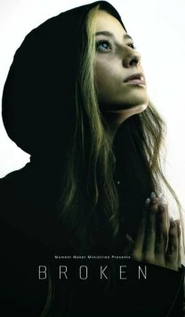 Сломанная / Broken 2022 скачать через торрент в хорошем качестве