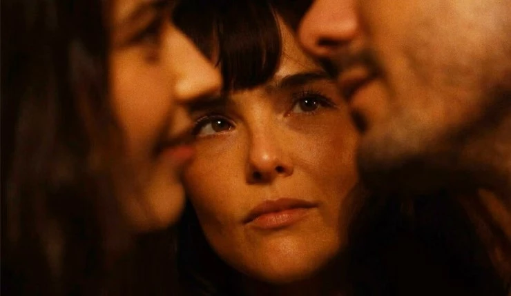 Третья лишняя 2025 скачать с торрента Третья лишняя 2025 скачать с торрента