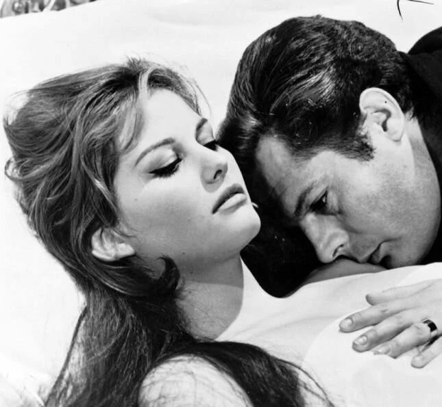 Красавчик Антонио 1960 скачать с торрента Красавчик Антонио 1960 скачать с торрента