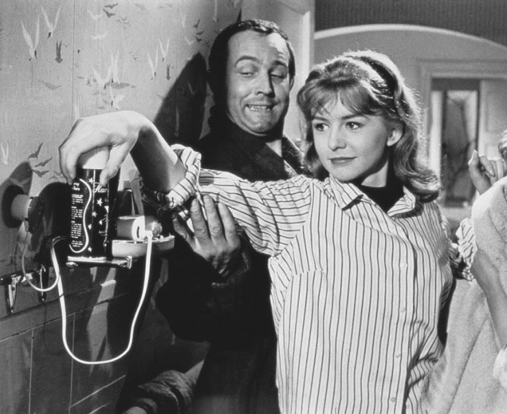 Девушка в газетных заголовках 1963 скачать через торрент бесплатно Девушка в газетных заголовках 1963 скачать через торрент бесплатно