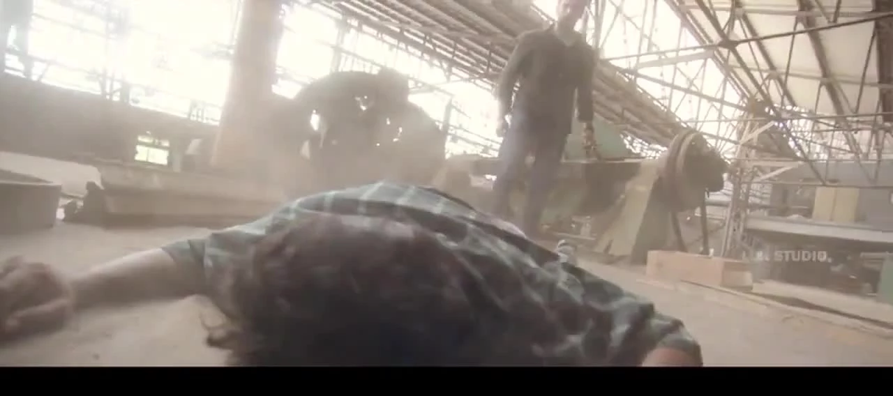 У ночи тысячи глаз / Iravukku Aayiram Kangal (2018)